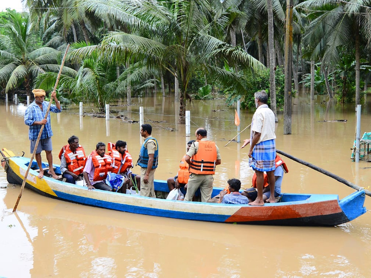 Godavari Flood Affect in Konaseema District Photo Gallery - Sakshi15