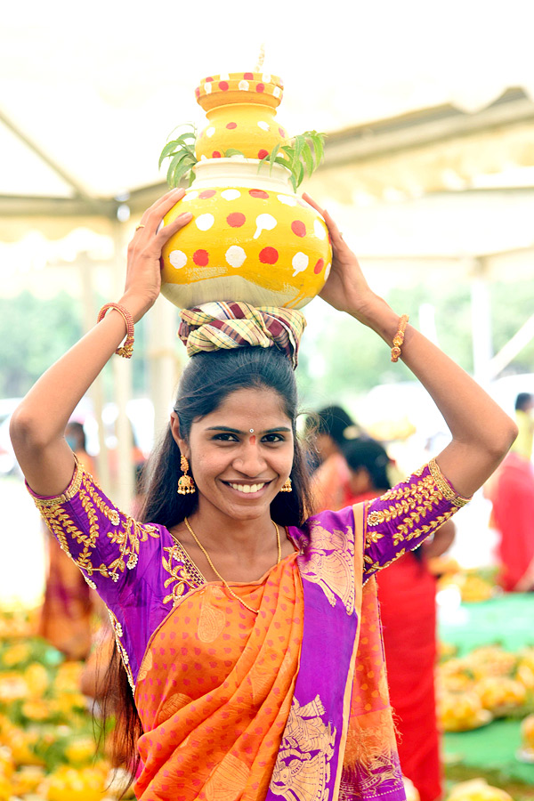 Sri Ujjaini Mahakali Bonalu Photos  - Sakshi10