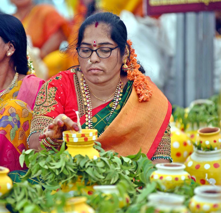 Sri Ujjaini Mahakali Bonalu Photos  - Sakshi2