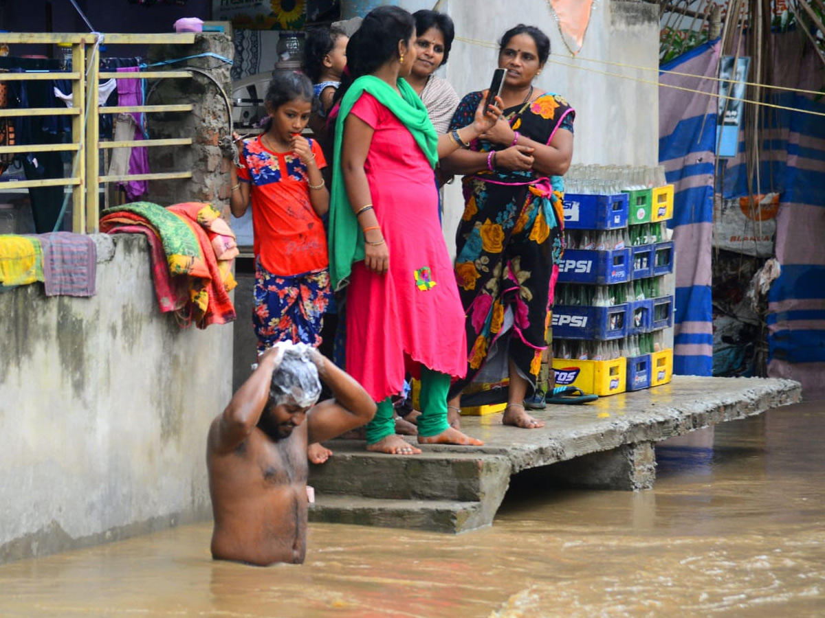 Godavari Flood Affect in Konaseema District Photo Gallery - Sakshi17