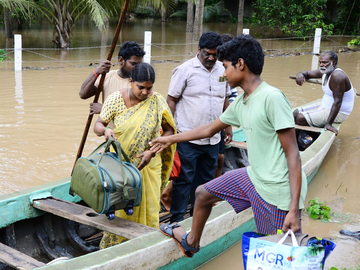 Godavari Flood Affect in Konaseema District Photo Gallery - Sakshi2