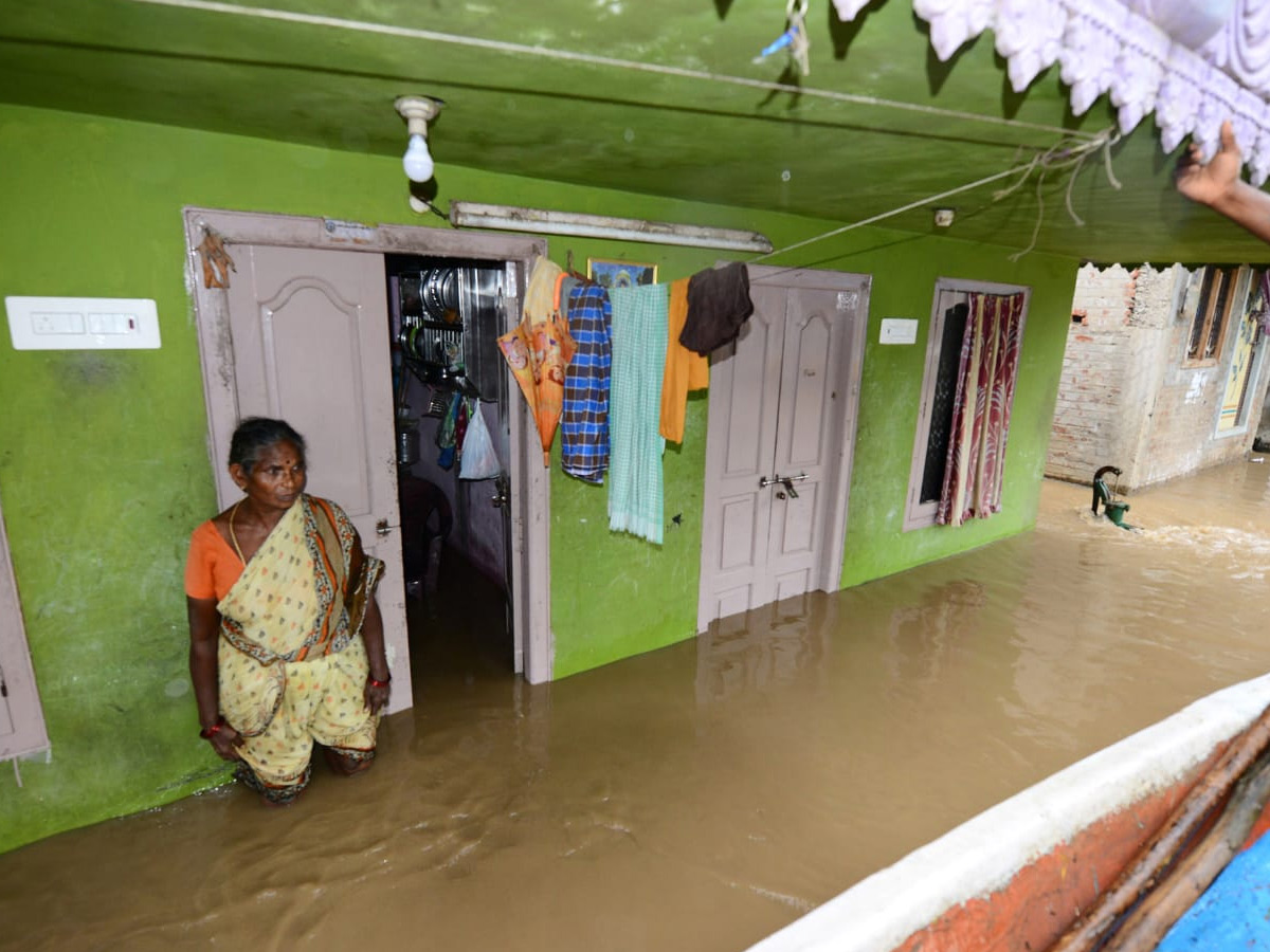 Godavari Flood Affect in Konaseema District Photo Gallery - Sakshi21