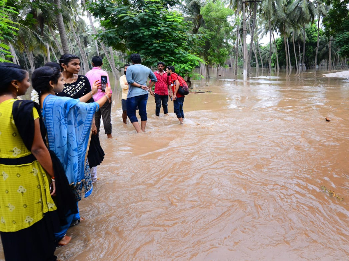 Godavari Flood Affect in Konaseema District Photo Gallery - Sakshi23