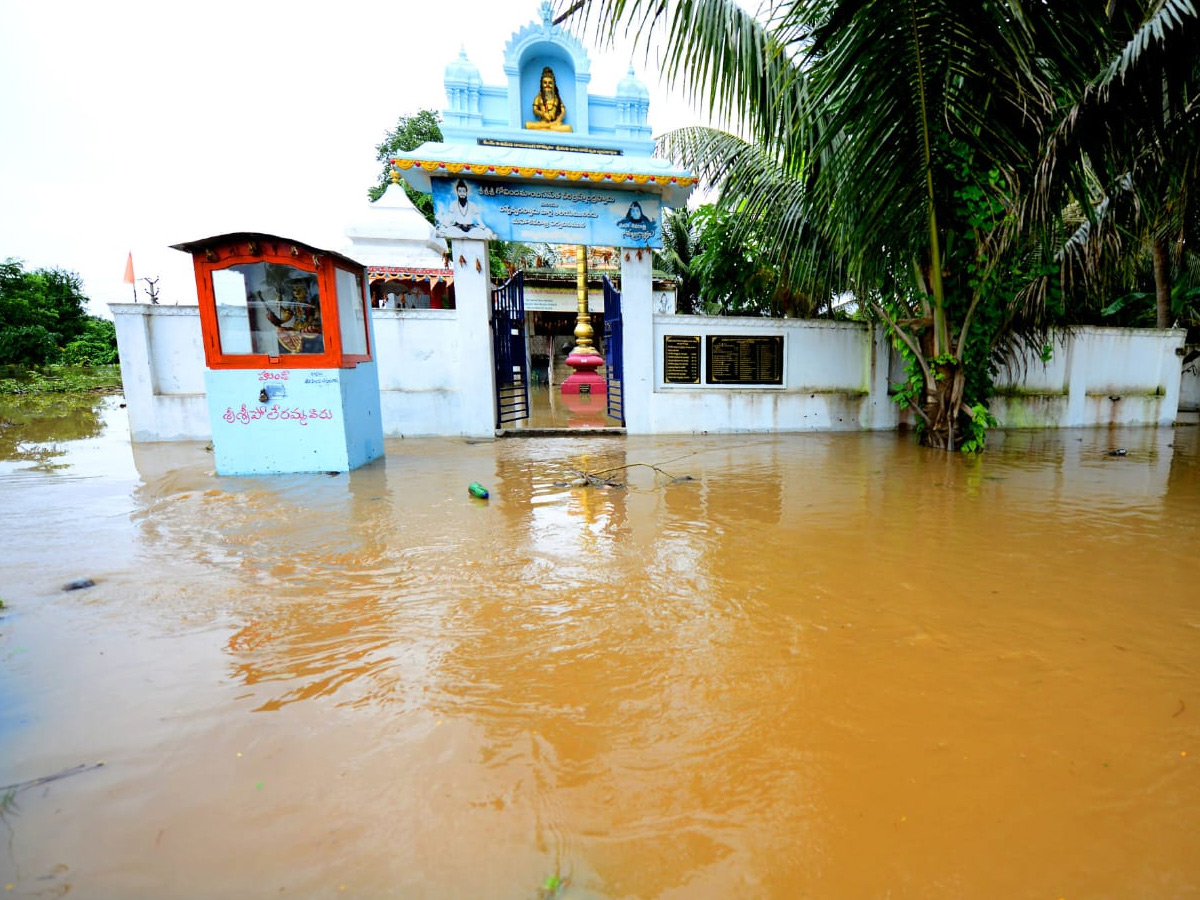 Godavari Flood Affect in Konaseema District Photo Gallery - Sakshi35