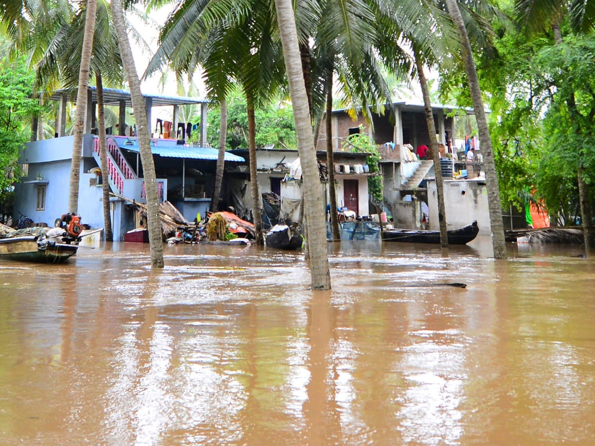 Godavari Flood Affect in Konaseema District Photo Gallery - Sakshi38