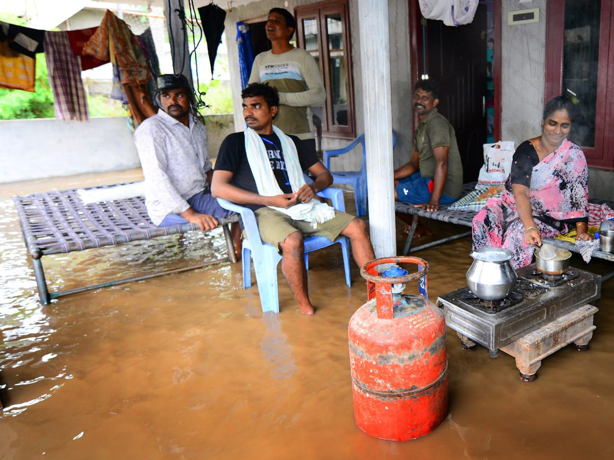 Godavari Flood Affect in Konaseema District Photo Gallery - Sakshi39