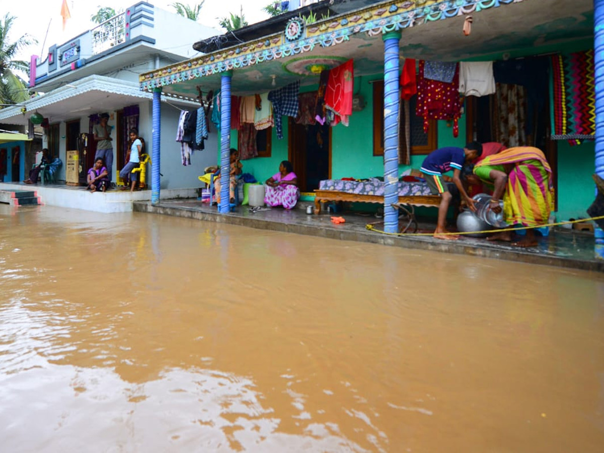 Godavari Flood Affect in Konaseema District Photo Gallery - Sakshi7