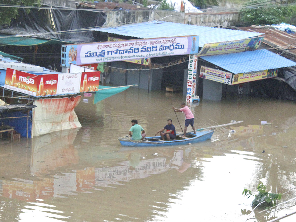 Telangana Heavy Rains: Bhadrachalam Godavari Floods Latest Photos - Sakshi2