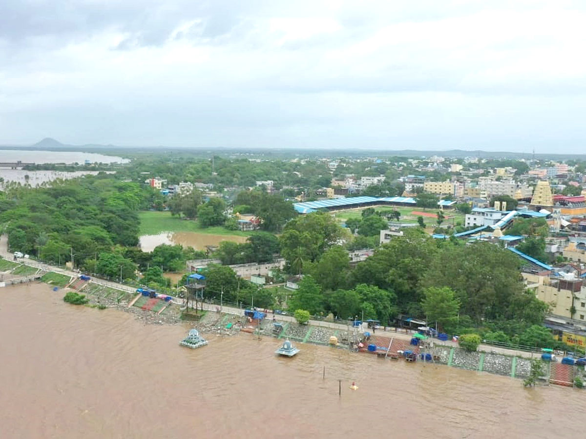 Telangana Heavy Rains: Bhadrachalam Godavari Floods Latest Photos - Sakshi14