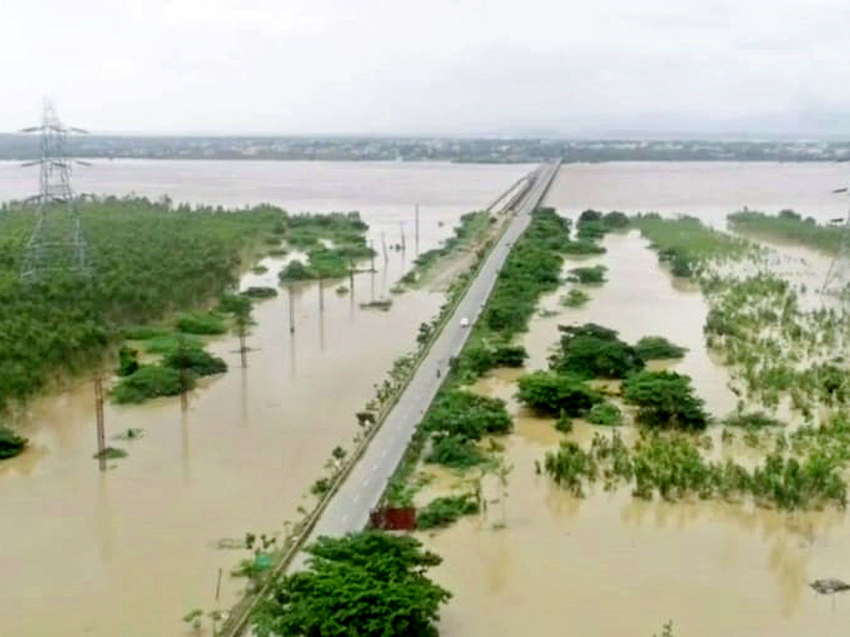 Telangana Heavy Rains: Bhadrachalam Godavari Floods Latest Photos - Sakshi16