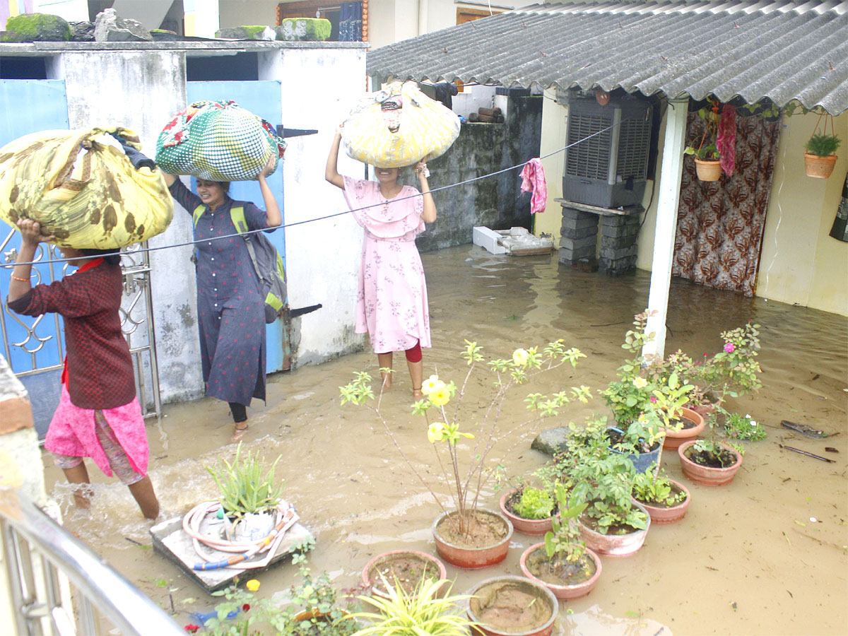 Telangana Heavy Rains: Bhadrachalam Godavari Floods Latest Photos - Sakshi17