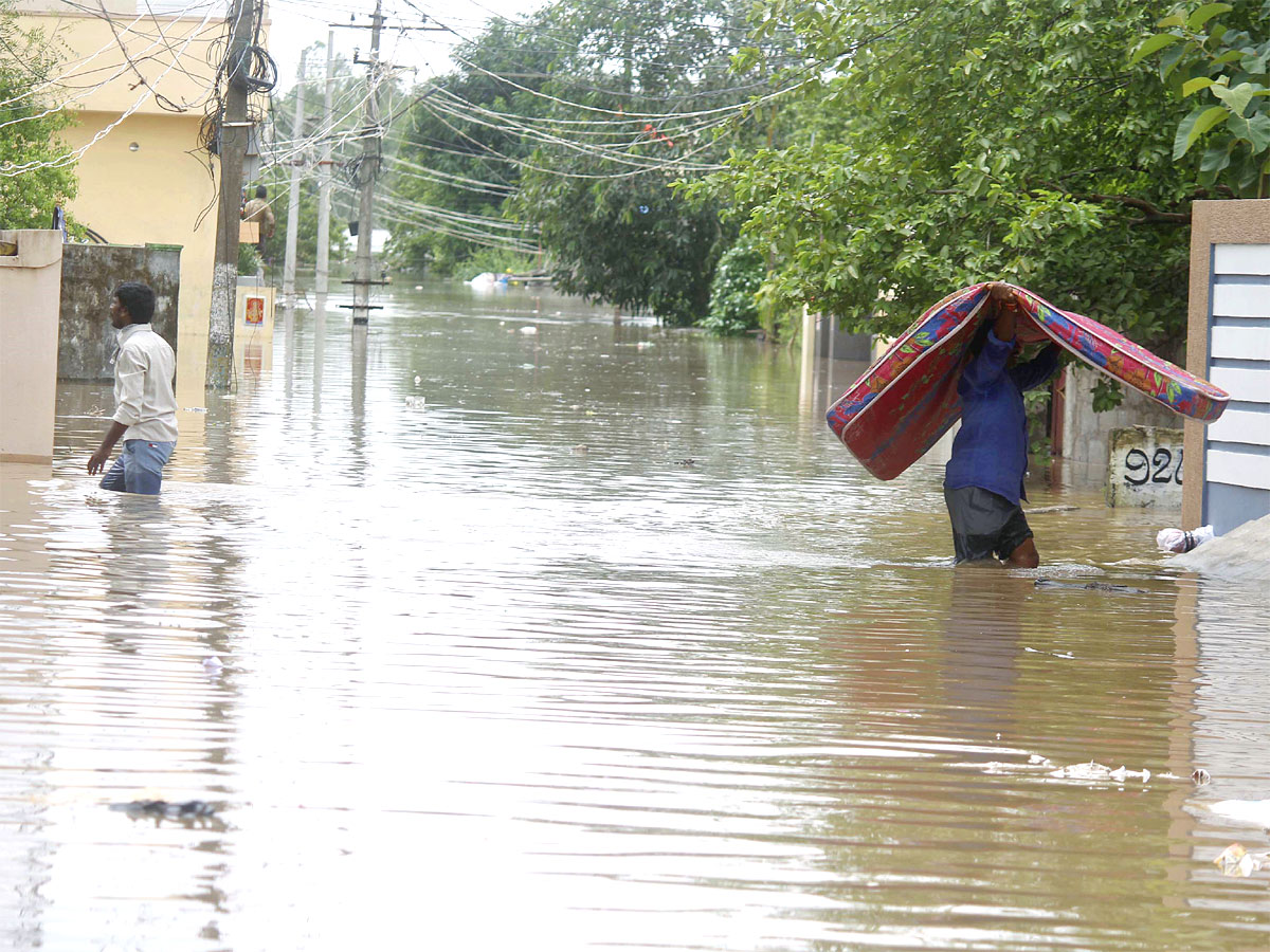 Telangana Heavy Rains: Bhadrachalam Godavari Floods Latest Photos - Sakshi24