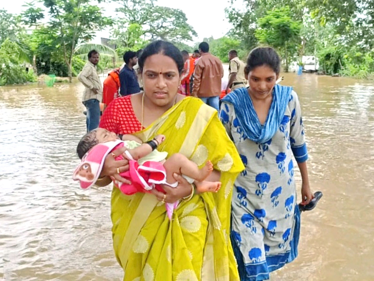 Telangana Heavy Rains: Bhadrachalam Godavari Floods Latest Photos - Sakshi4