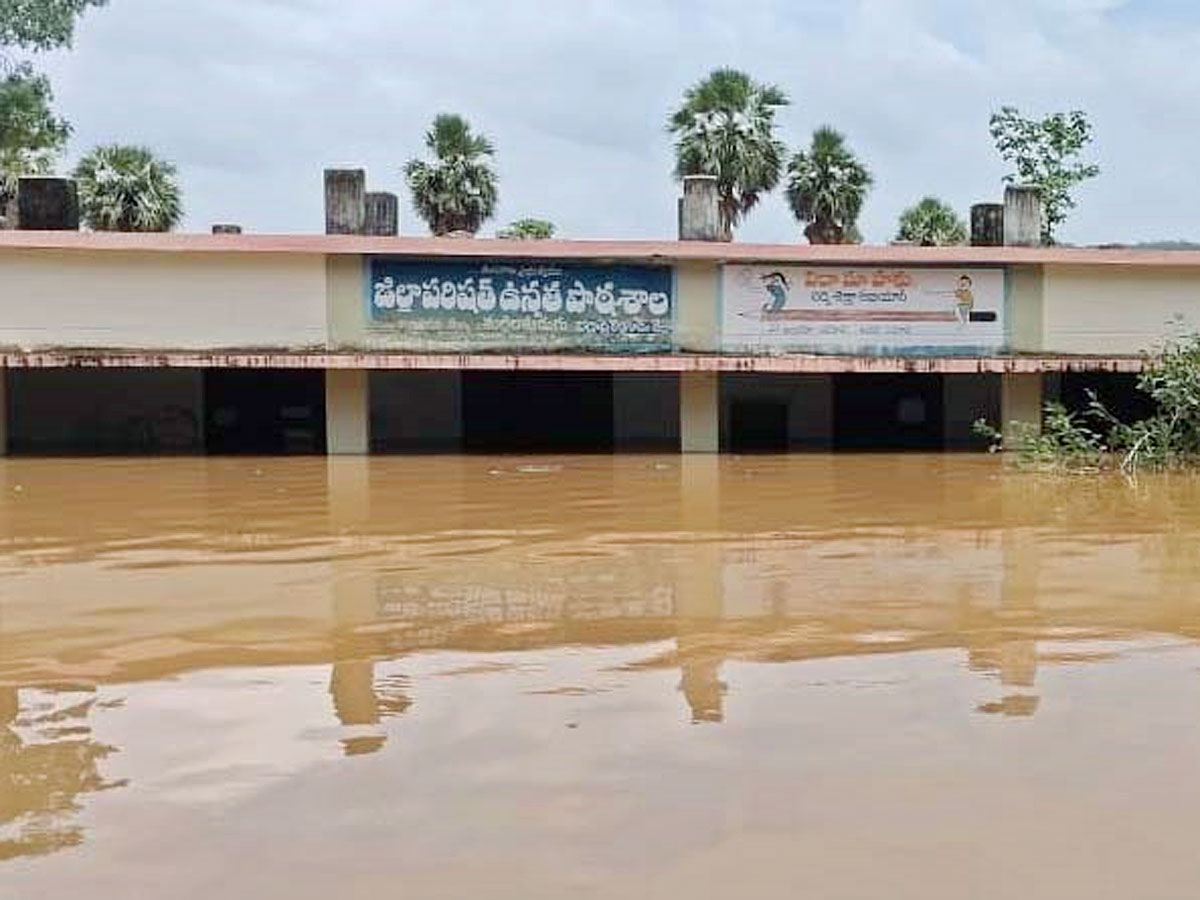 Telangana Heavy Rains: Bhadrachalam Godavari Floods Latest Photos - Sakshi30