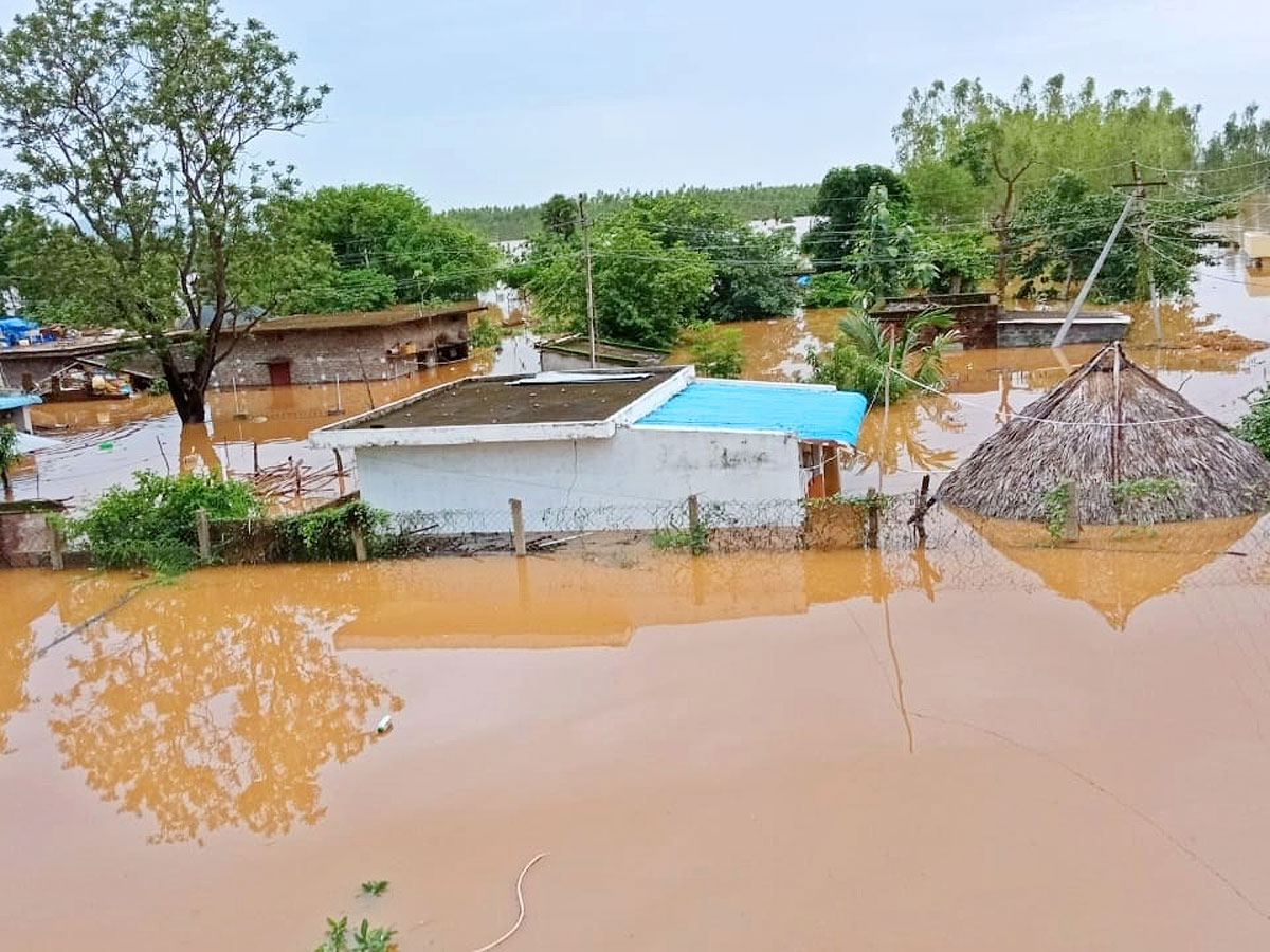 Telangana Heavy Rains: Bhadrachalam Godavari Floods Latest Photos - Sakshi33