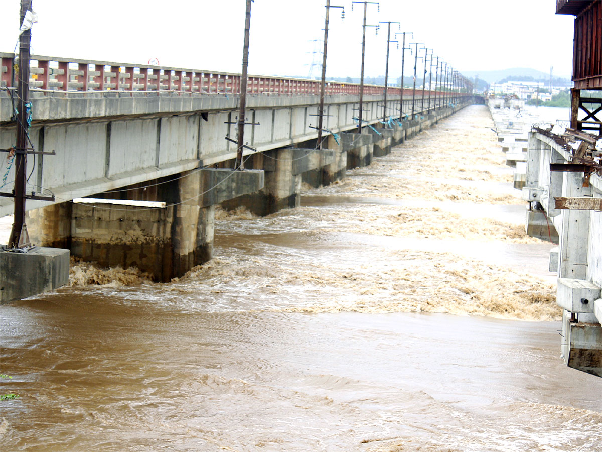 Telangana Heavy Rains: Bhadrachalam Godavari Floods Latest Photos - Sakshi38