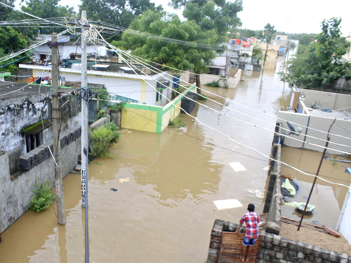 Telangana Heavy Rains: Bhadrachalam Godavari Floods Latest Photos - Sakshi40