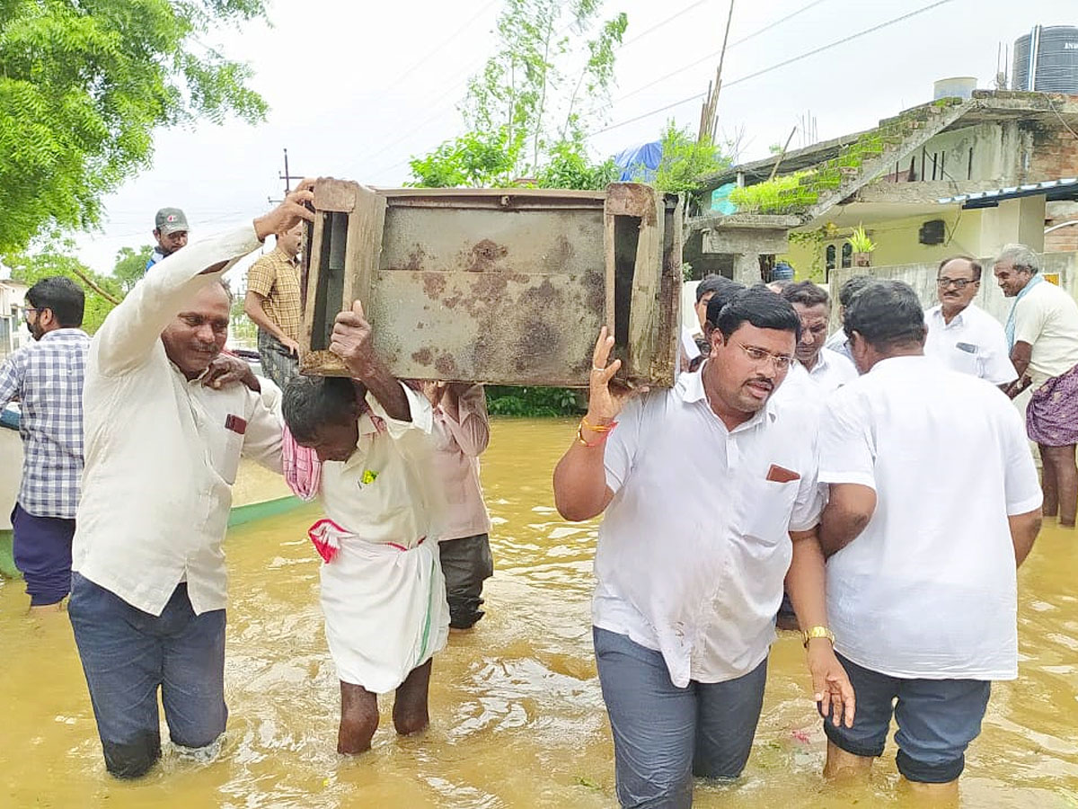 Telangana Heavy Rains: Bhadrachalam Godavari Floods Latest Photos - Sakshi43