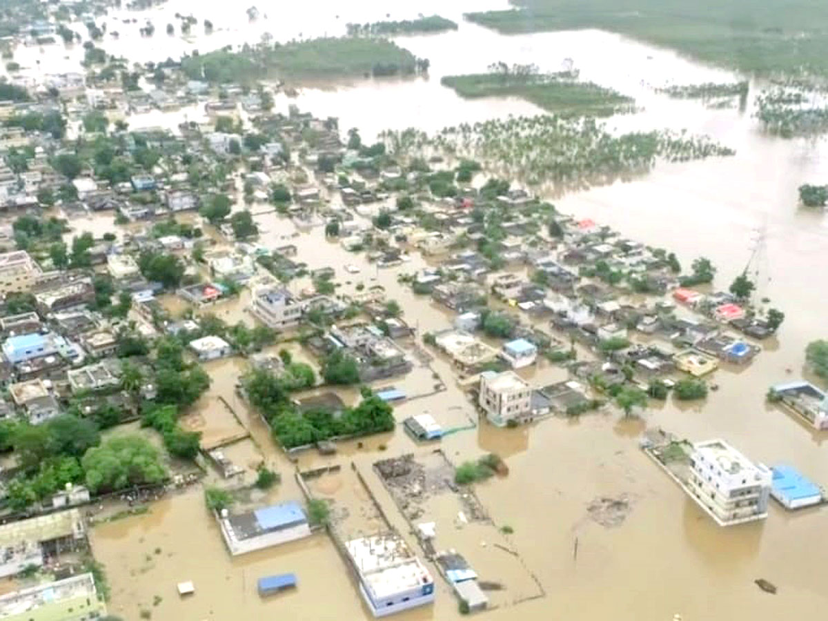 Telangana Heavy Rains: Bhadrachalam Godavari Floods Latest Photos - Sakshi44