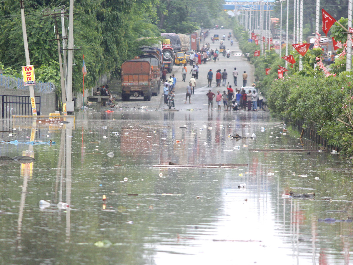 Telangana Heavy Rains: Bhadrachalam Godavari Floods Latest Photos - Sakshi45