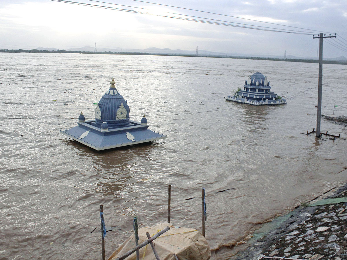 Telangana Heavy Rains: Bhadrachalam Godavari Floods Latest Photos - Sakshi7