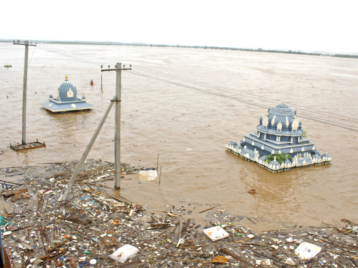 Telangana Heavy Rains: Bhadrachalam Godavari Floods Latest Photos - Sakshi9