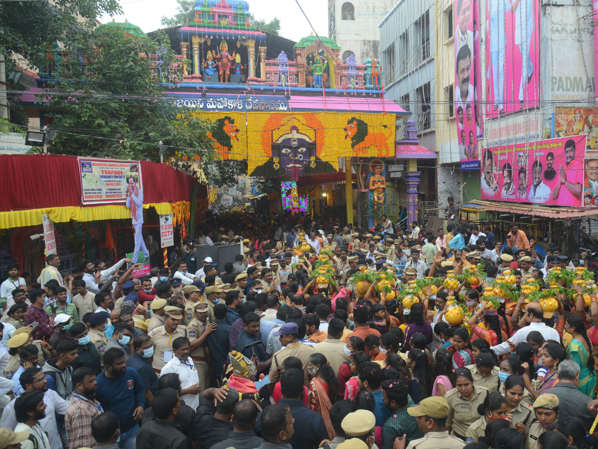 Secunderabad Ujjaini Mahankali Bonalu Photo Gallery - Sakshi20