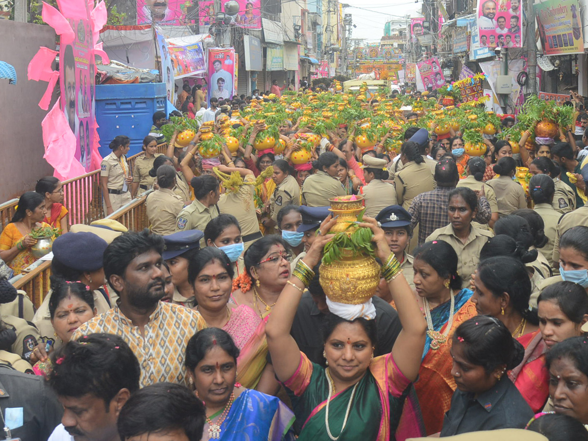 Secunderabad Ujjaini Mahankali Bonalu Photo Gallery - Sakshi24