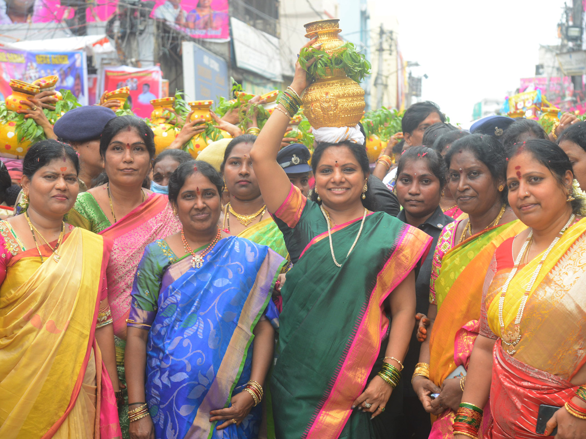 Secunderabad Ujjaini Mahankali Bonalu Photo Gallery - Sakshi25