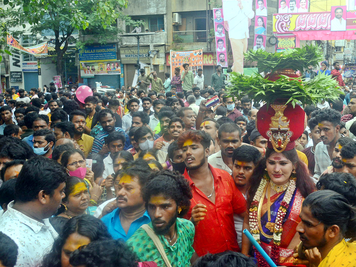 Secunderabad Ujjaini Mahankali Bonalu Photo Gallery - Sakshi27