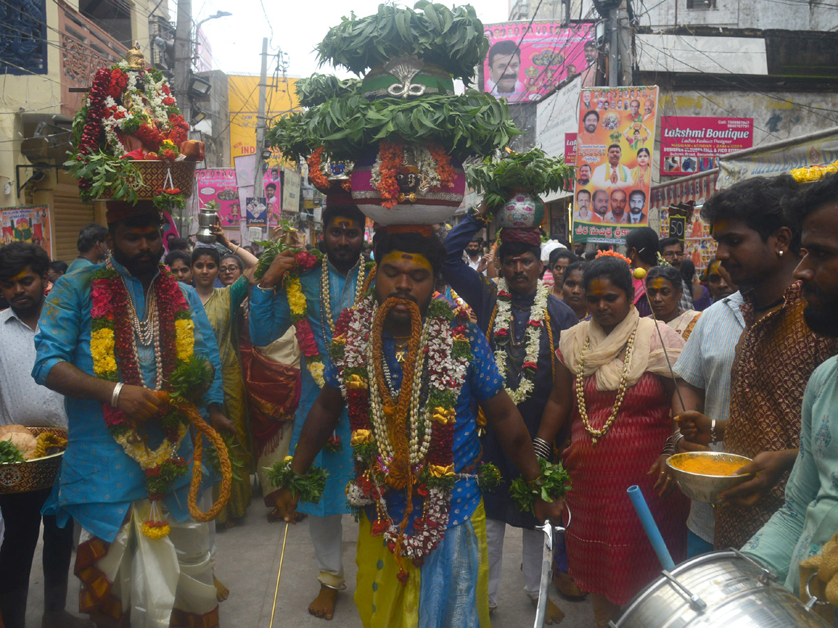 Secunderabad Ujjaini Mahankali Bonalu Photo Gallery - Sakshi29