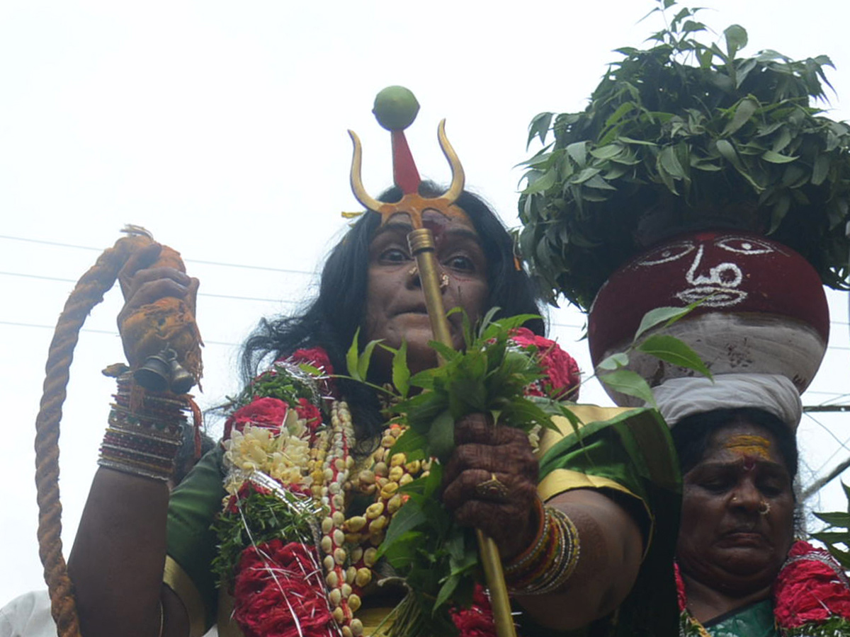 Secunderabad Ujjaini Mahankali Bonalu Photo Gallery - Sakshi33