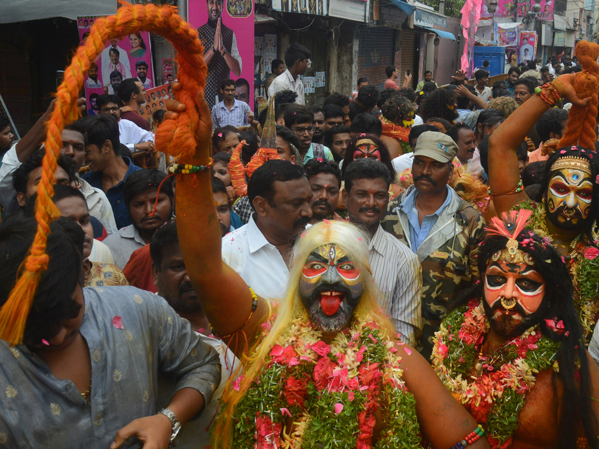 Secunderabad Ujjaini Mahankali Bonalu Photo Gallery - Sakshi35