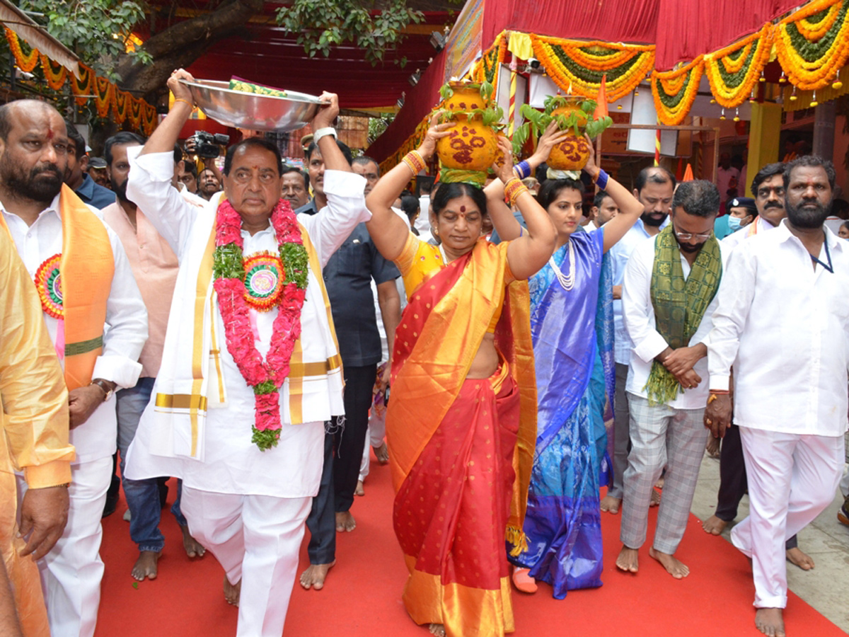 Secunderabad Ujjaini Mahankali Bonalu Photo Gallery - Sakshi51