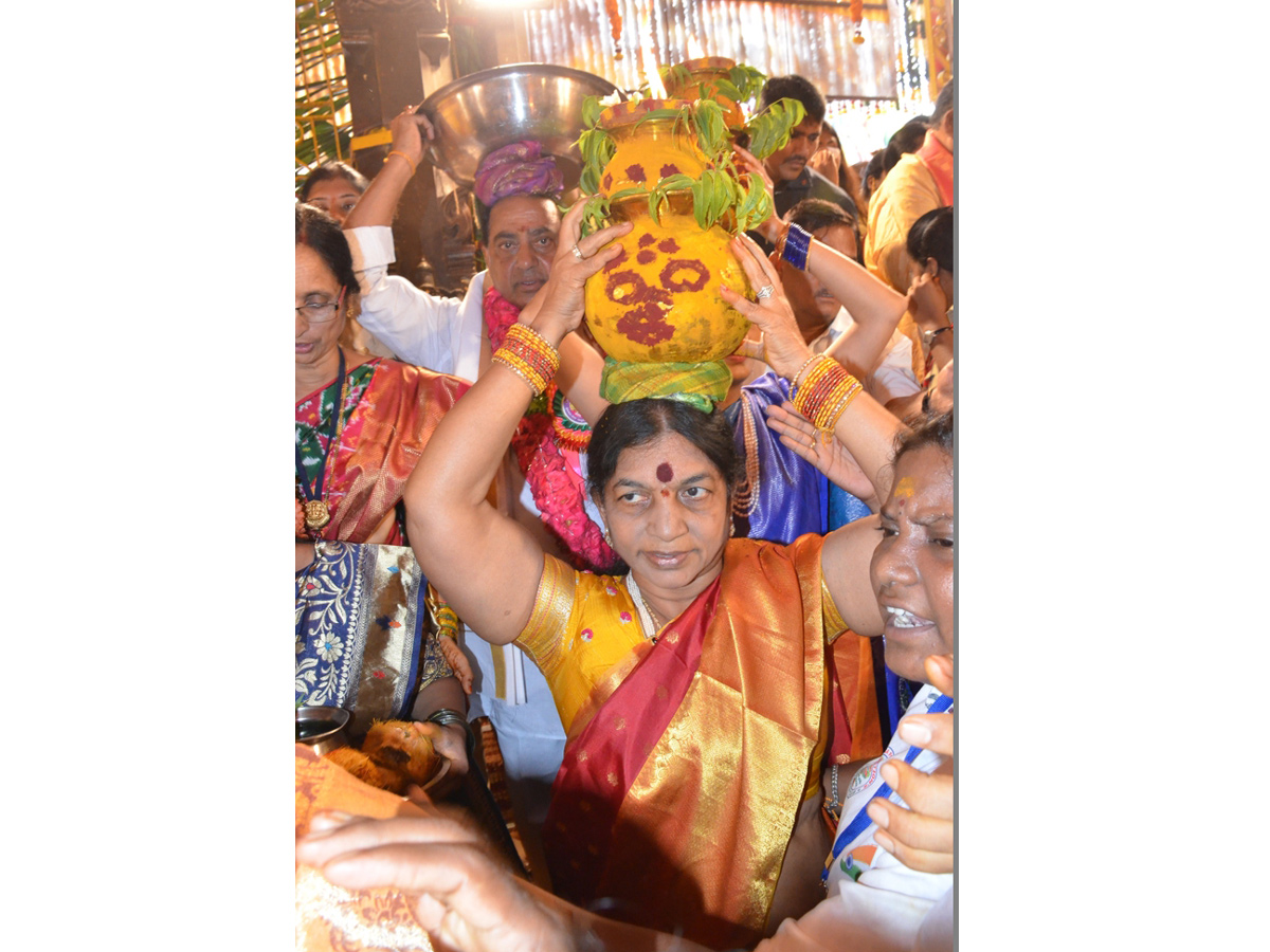 Secunderabad Ujjaini Mahankali Bonalu Photo Gallery - Sakshi52