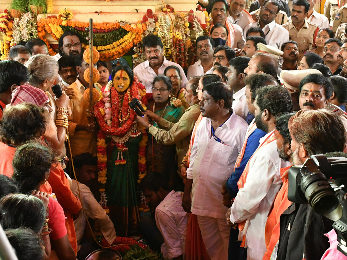 Sri Ujjaini Mahankali Bonalu in Secunderabad Photo Gallery - Sakshi16