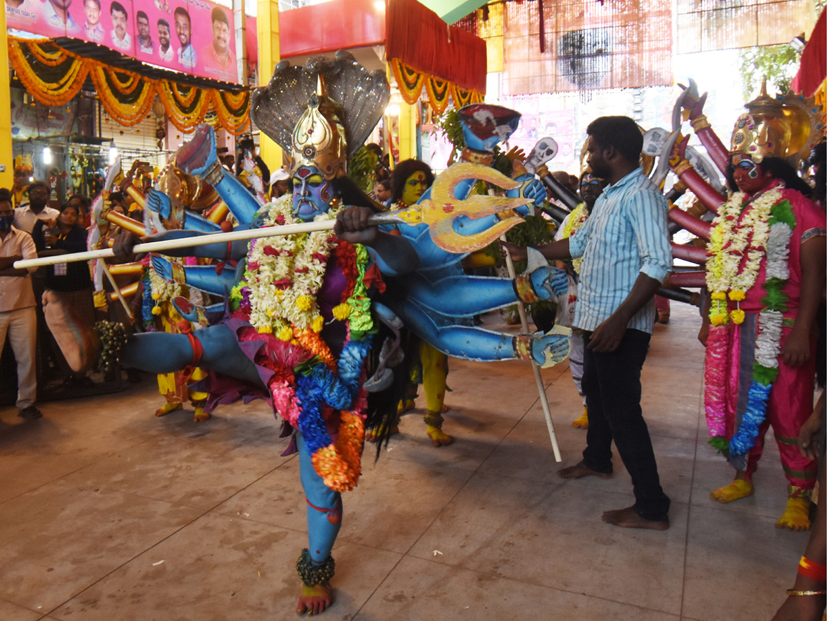 Sri Ujjaini Mahankali Bonalu in Secunderabad Photo Gallery - Sakshi8