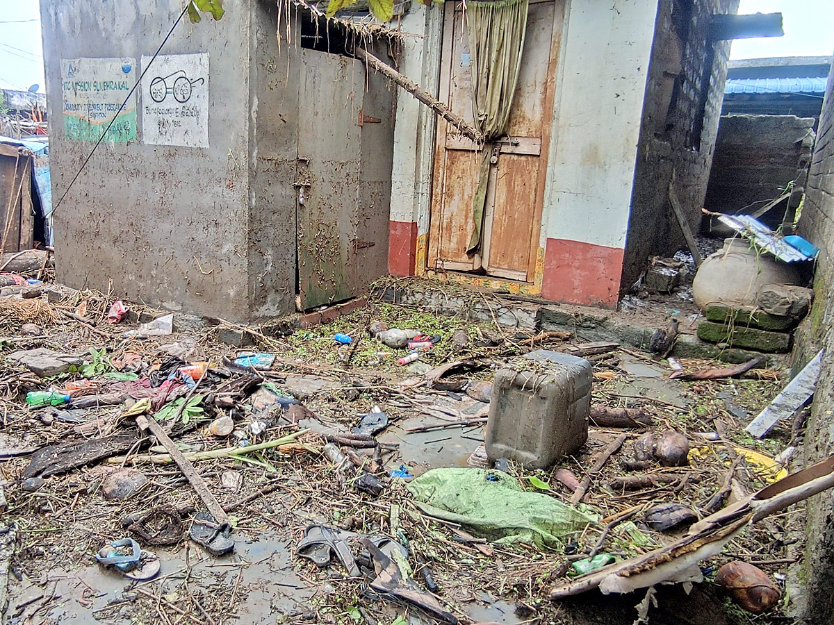 Badrachalam: People Cleaning Up After Godavari Floods 2022 - Sakshi12