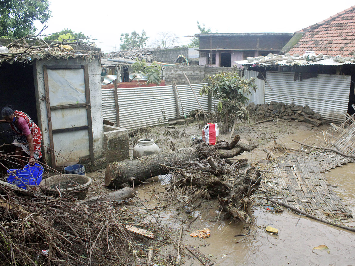 Badrachalam: People Cleaning Up After Godavari Floods 2022 - Sakshi14