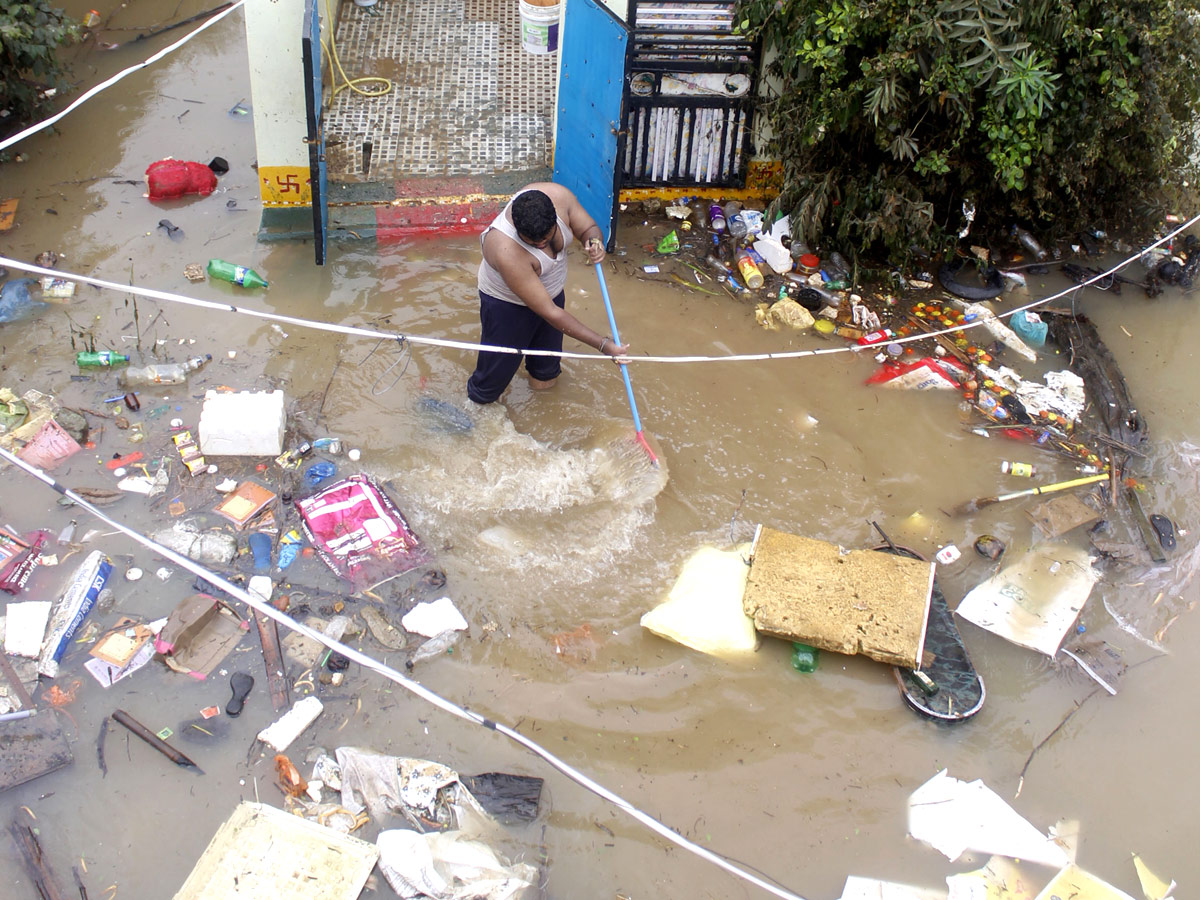 Badrachalam: People Cleaning Up After Godavari Floods 2022 - Sakshi15