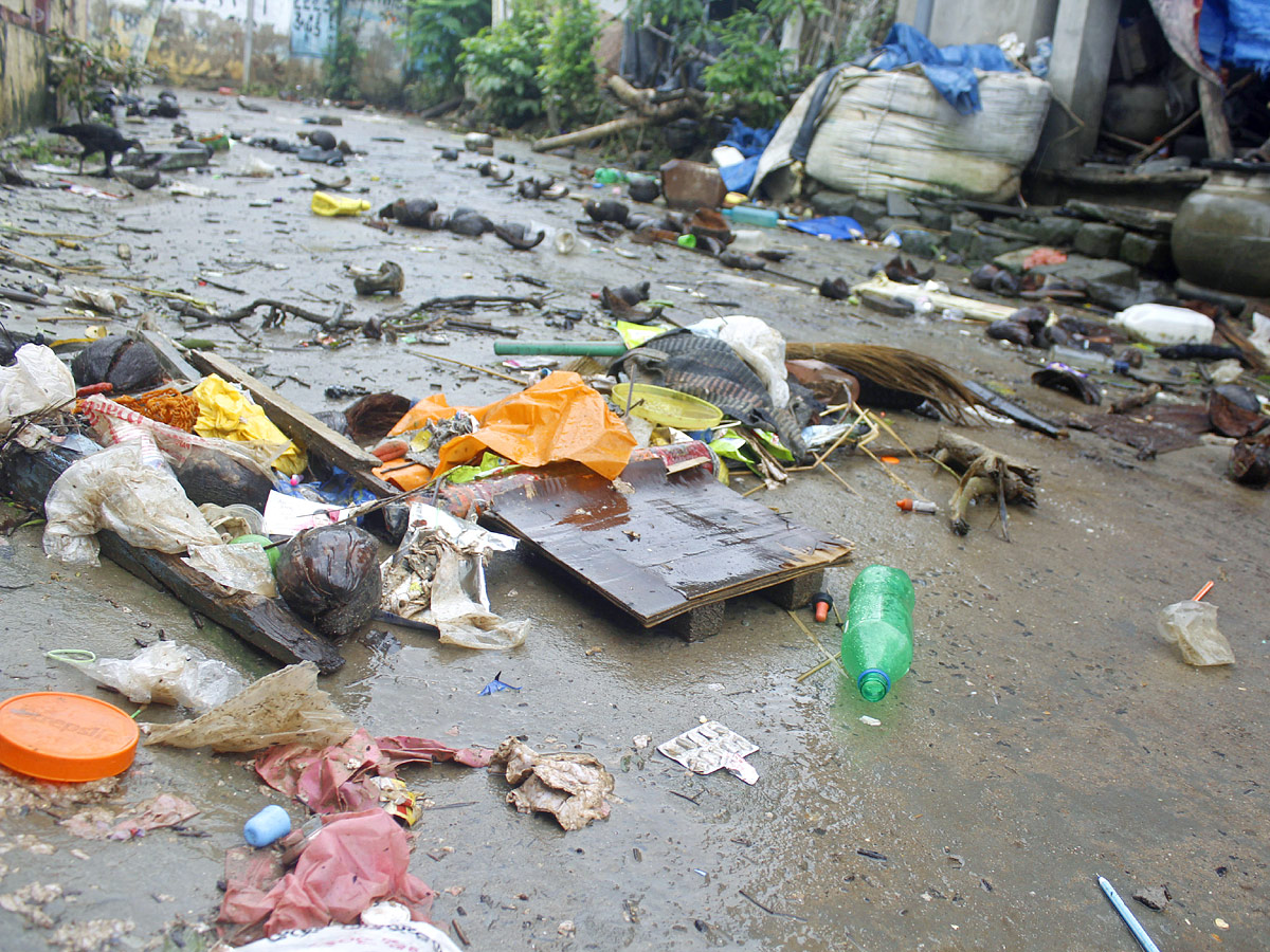 Badrachalam: People Cleaning Up After Godavari Floods 2022 - Sakshi23