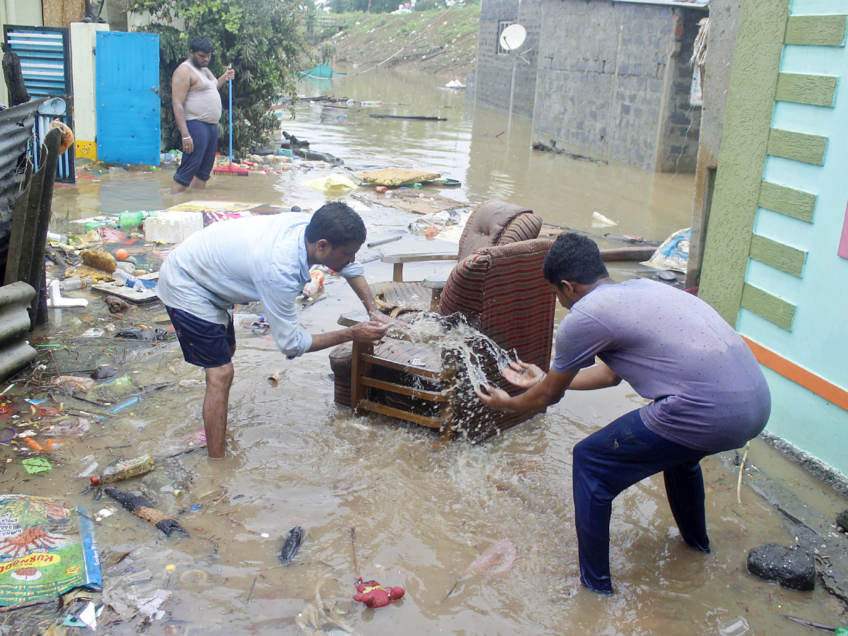 Badrachalam: People Cleaning Up After Godavari Floods 2022 - Sakshi3