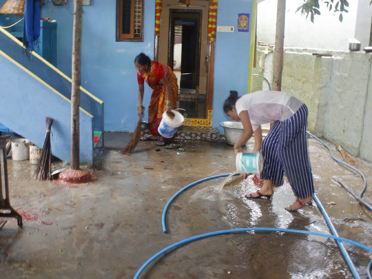 Badrachalam: People Cleaning Up After Godavari Floods 2022 - Sakshi38