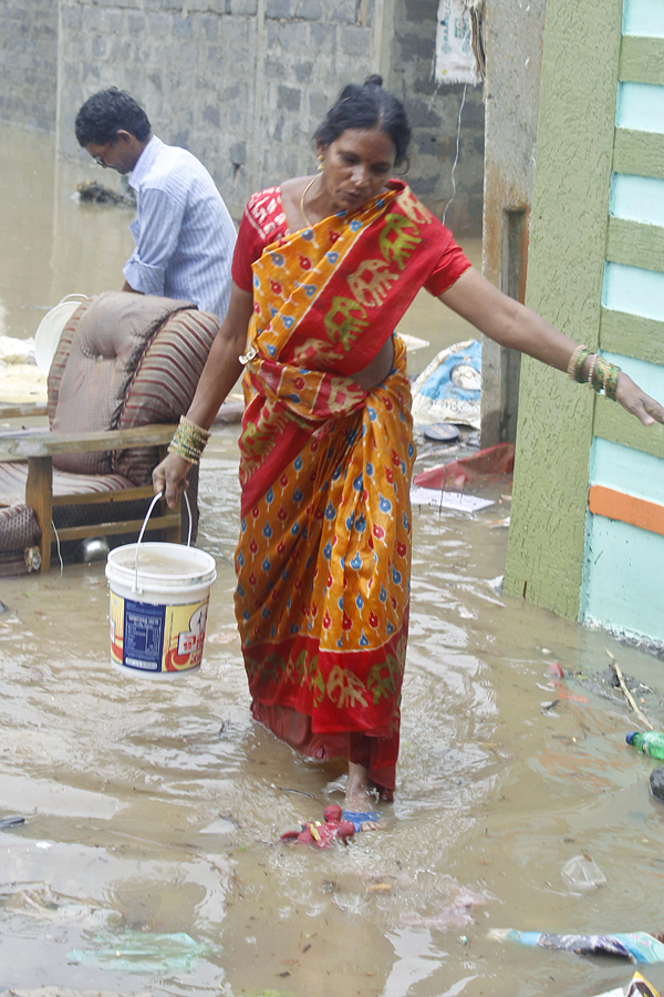 Badrachalam: People Cleaning Up After Godavari Floods 2022 - Sakshi43