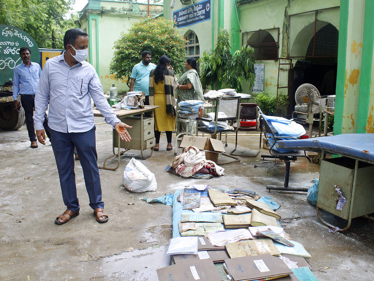 Badrachalam: People Cleaning Up After Godavari Floods 2022 - Sakshi7