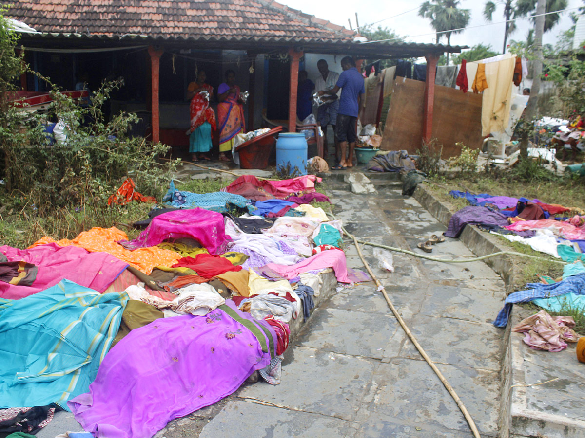 Badrachalam: People Cleaning Up After Godavari Floods 2022 - Sakshi9