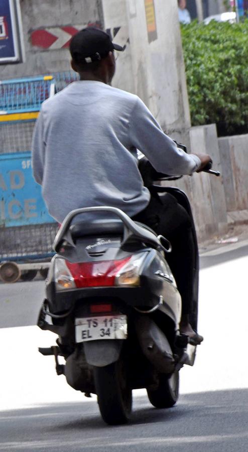 Bikes No Number Plate In Hyderabad - Sakshi11