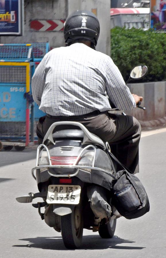 Bikes No Number Plate In Hyderabad - Sakshi15