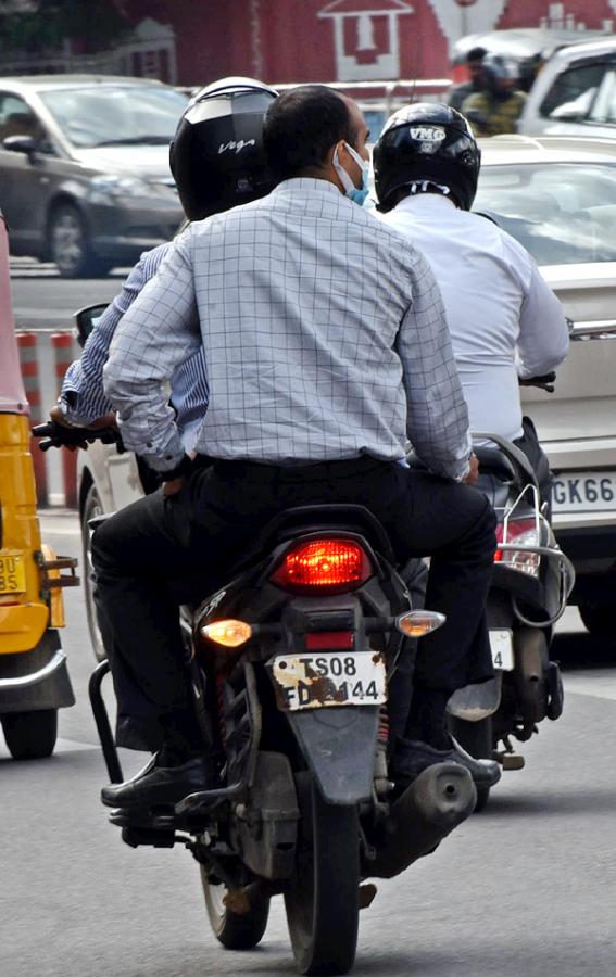 Bikes No Number Plate In Hyderabad - Sakshi20