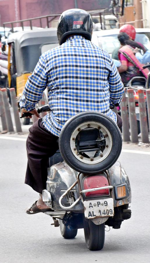 Bikes No Number Plate In Hyderabad - Sakshi25